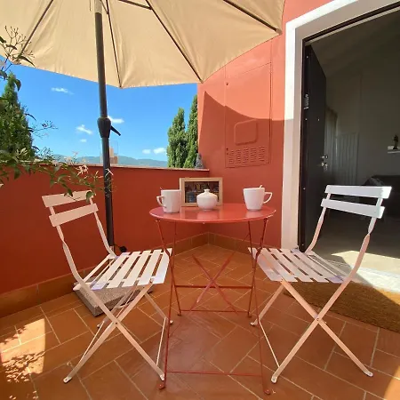Lulu Apartment Sarzana